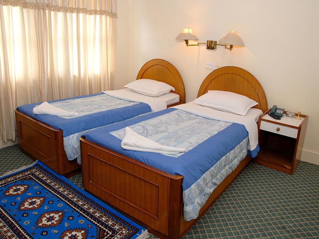 Hotel Blue Heaven โปขระ ภายนอก รูปภาพ