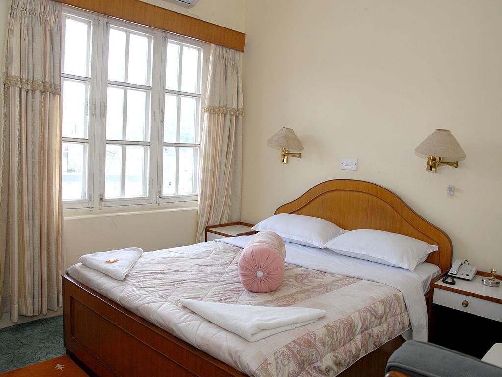 Hotel Blue Heaven โปขระ ภายนอก รูปภาพ